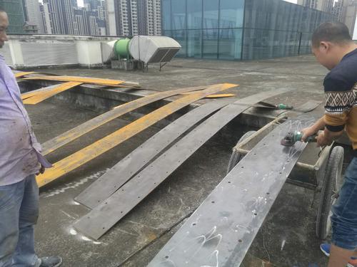 建筑施工中的<a href=http://m.jiaanhua.com target=_blank class=infotextkey>粘鋼加固</a>的作用